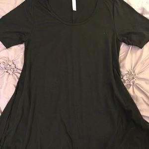 Lularoe Perfect Tee - VGUC